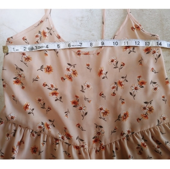 Backless Floral Romper - Picture 12 of 16